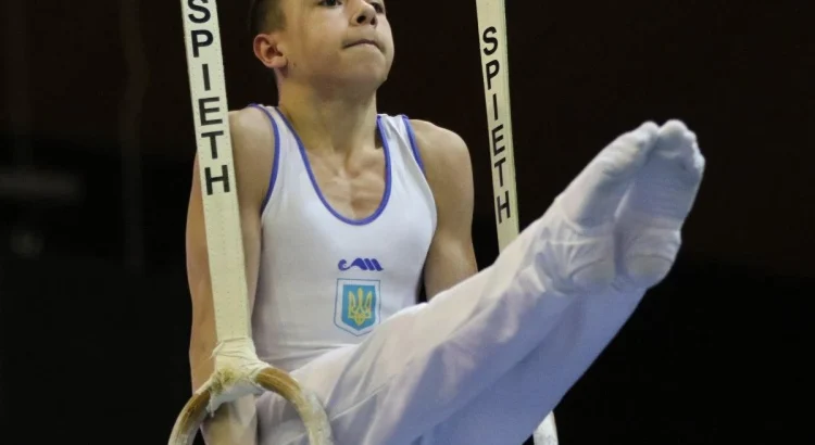 Ukraynalı jimnastikçi Nazar Chepurnyi, Hırvatistan'ın Zagreb kentinde düzenlenen 2026 Avrupa Şampiyonası'nda altın madalya kazandı. Suspilne Sport'a göre , bireysel finallere ulaşan altı Ukraynalıdan tek isim oydu. Jimnastikçi, atlama ve paralel barlar olmak üzere iki branşta yarıştı. Ukraynalı sporcu, 14.566 puanla atlama finalini kazandı. İki atlayışın ardından "tarafsız" Rus jimnastikçiyi yenerek Avrupa şampiyonu oldu. Chepurnyi'nin en başarılı olduğu disiplin atlamadır; Avrupa ve Dünya Şampiyonalarında madalya kazanmıştır. Ancak bu, Avrupa Şampiyonası'ndaki ilk bireysel altın madalyasıdır. Bu disiplinde 2024 ve 2025 yıllarında bronz madalya kazanmış ve ayrıca takım yarışmasında Avrupa Şampiyonu olmuştur.